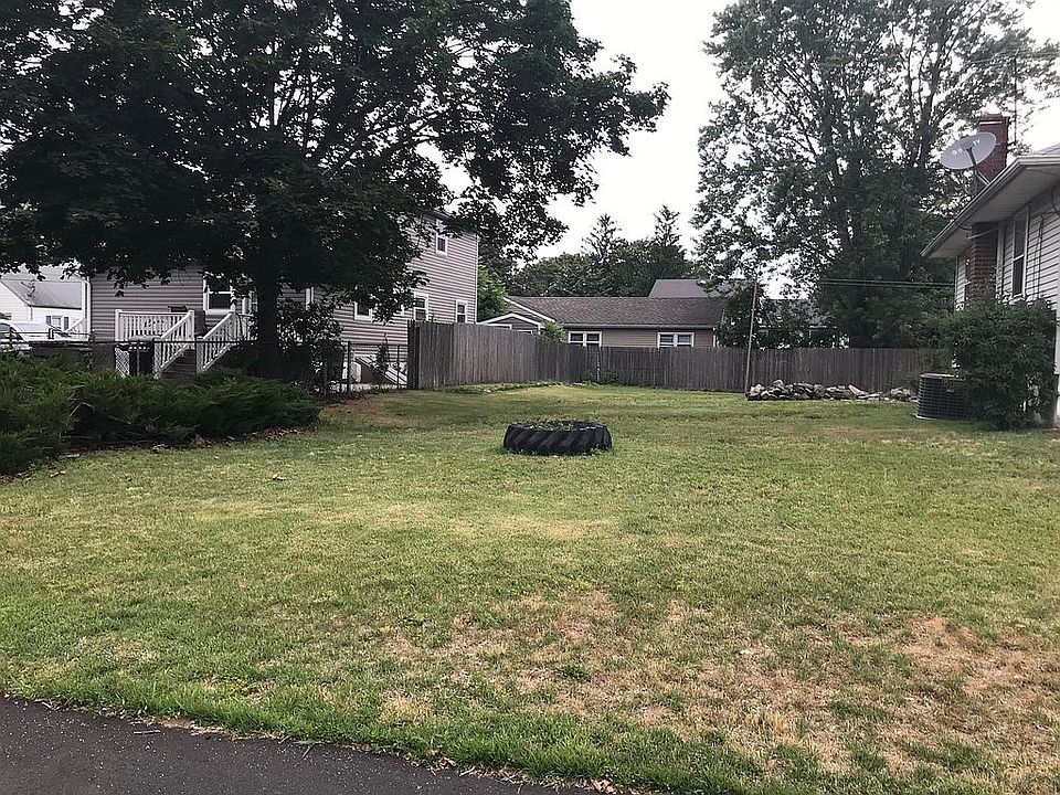 2nd image of 9 Curren St