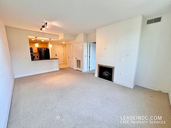 5th image of 2001 15th St N APT 916