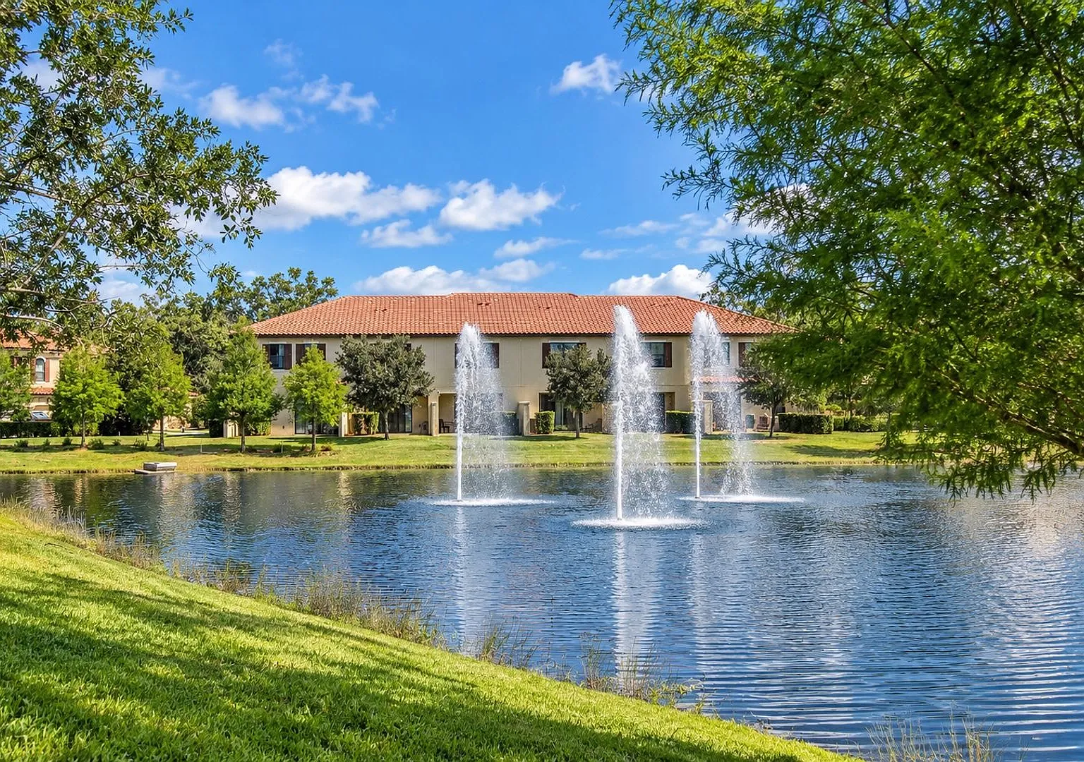 Resort-Style Luxury Townhome with Two Private Suites Minutes from Disney! — Photo 4