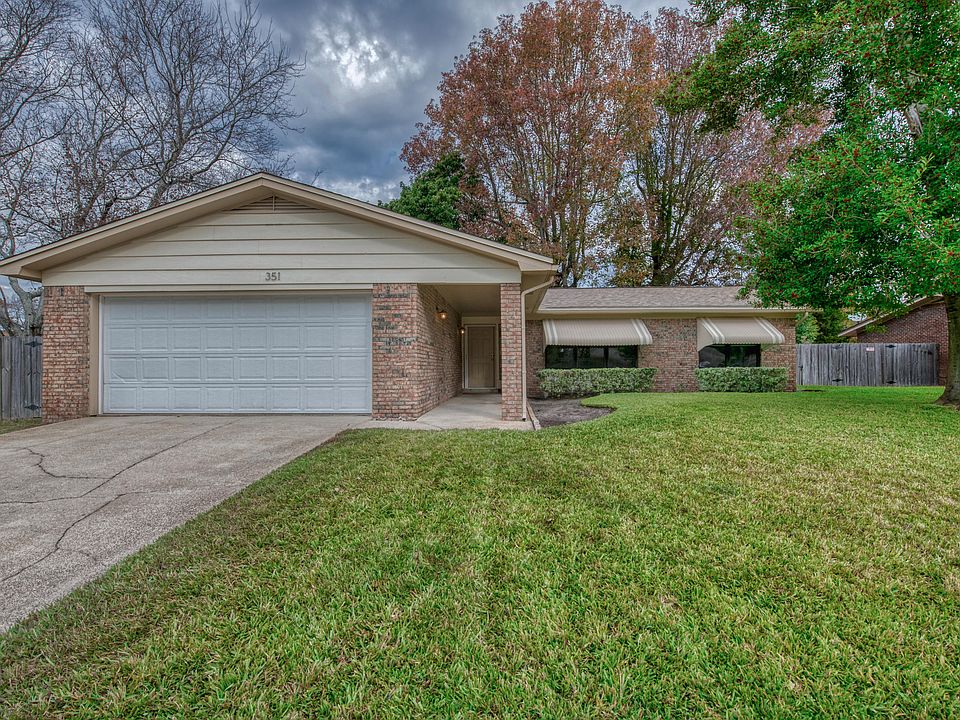 1st image of 351 Marie Cir NW