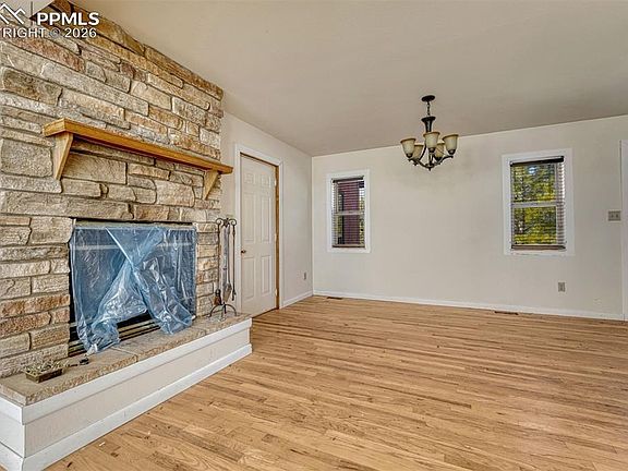 3rd image of 866 Aspen Village Rd