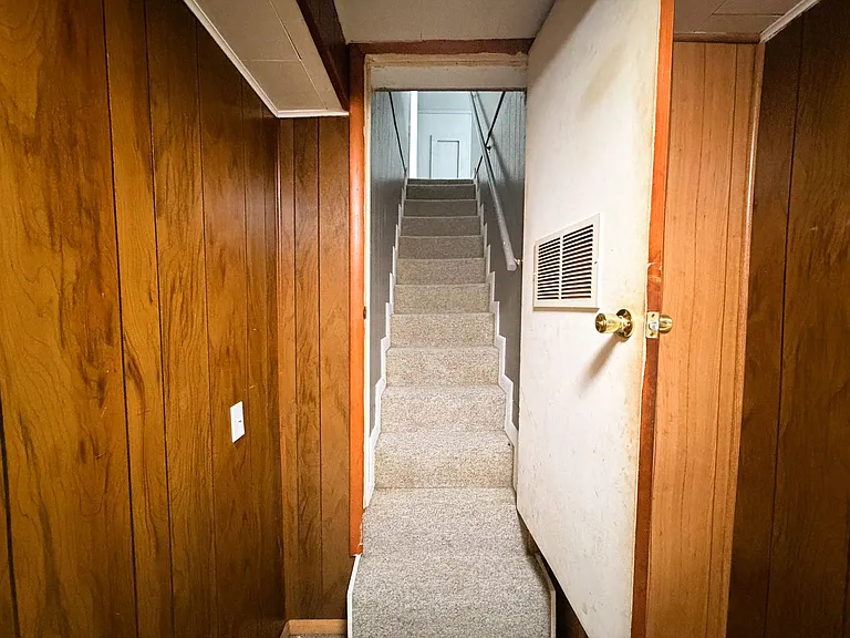 102 Church St — Photo 28