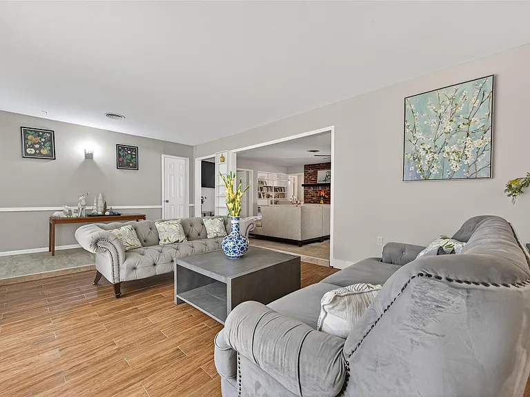 9310 Cliffwood Dr — Photo 5