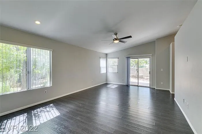 279 Deerleap Cir — Photo 3