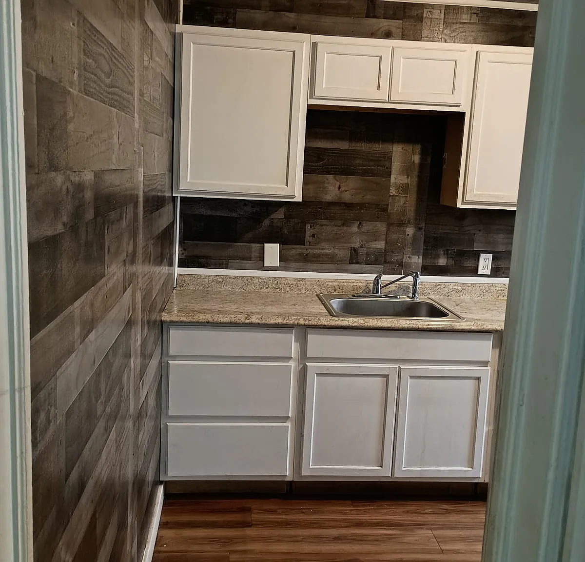 3 bed, 1.5 bath, 1261 sqft, $1,400 — Photo 3