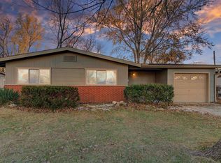 1120 Berchmans Ln, Florissant, MO 63031