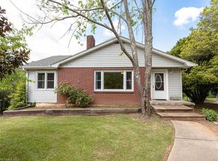 4 N Pershing Rd, Asheville, NC 28805