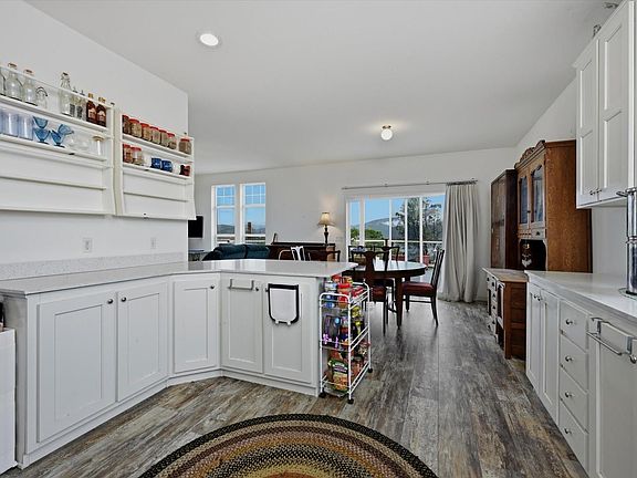5th image of 2950 Mira Vista Lane