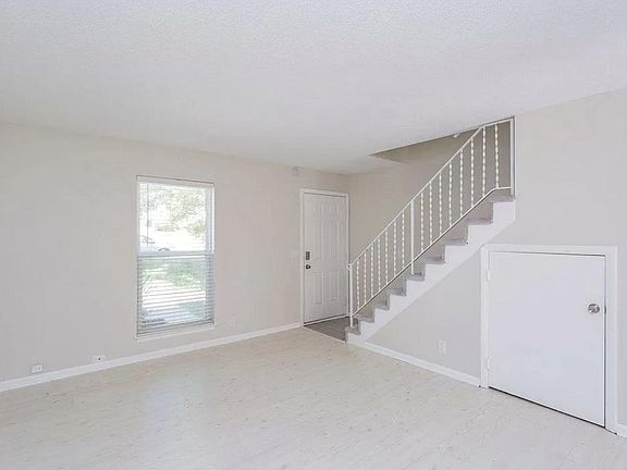 4th image of 2157 Rock City St