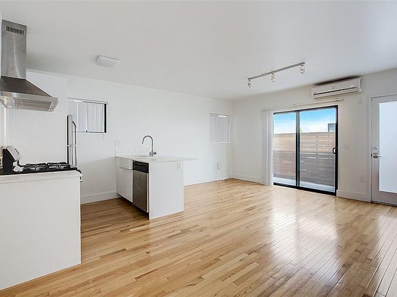 2nd image of 421 N Vendome St #421