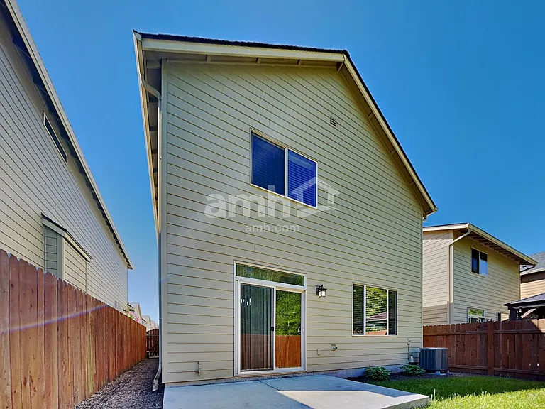 3208 NE 75th Way — Photo 21