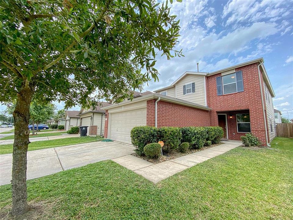 1st image of 2703 Skyview Knoll Ct