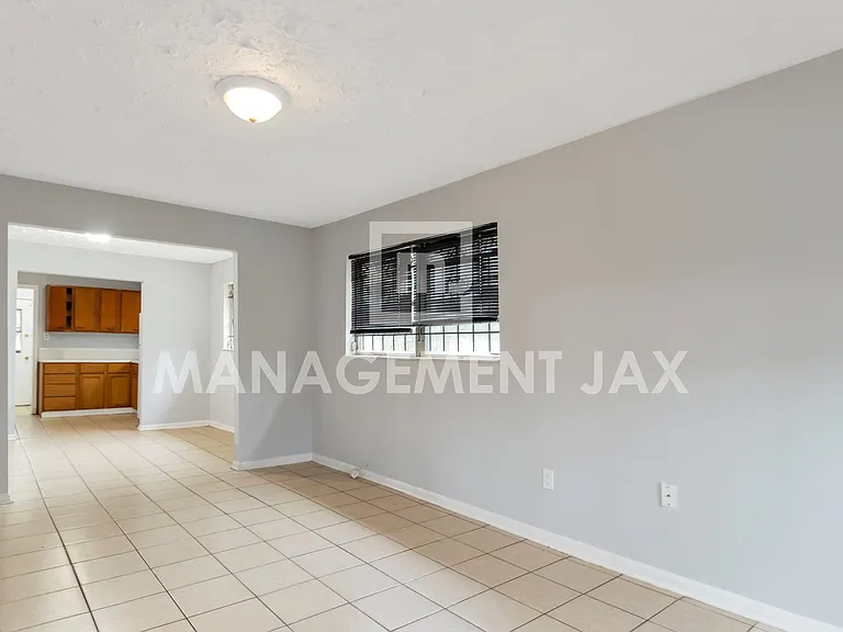 1464 W 6th St — Photo 10