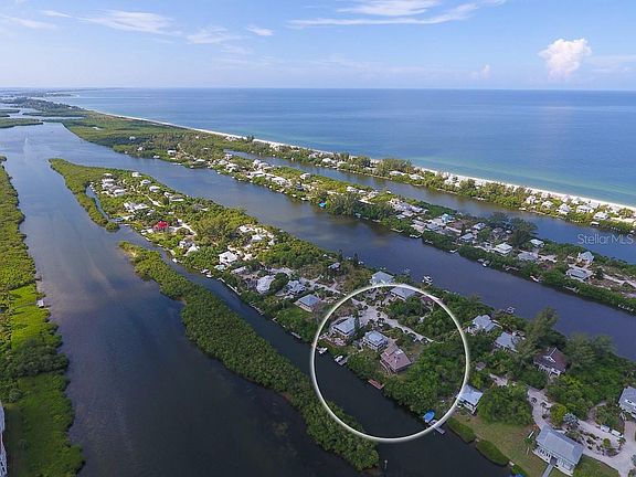 2nd image of 210 Kettle Harbor Dr