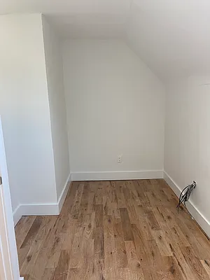 Rented by Compass | media 32