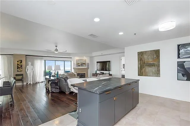 3901 Ridgelake Dr #4A — Photo 9