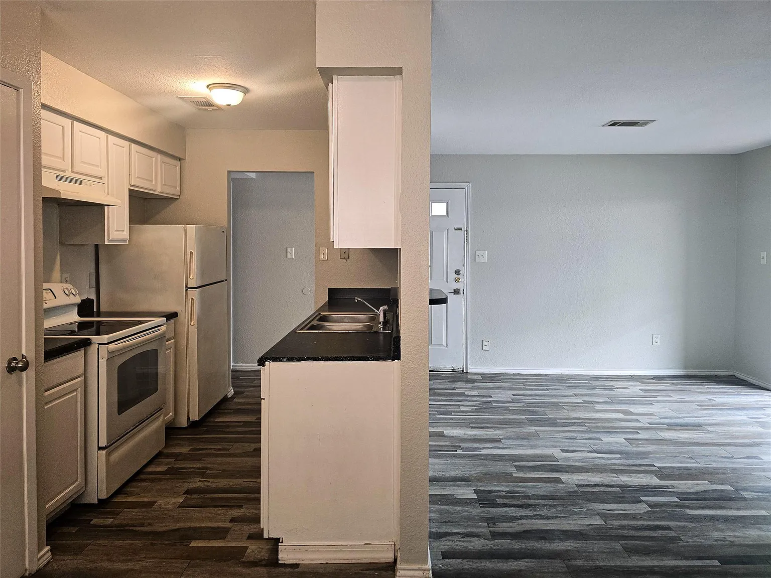 2 bed, 2.0 bath, 846 sqft, $1,000 — Photo 4