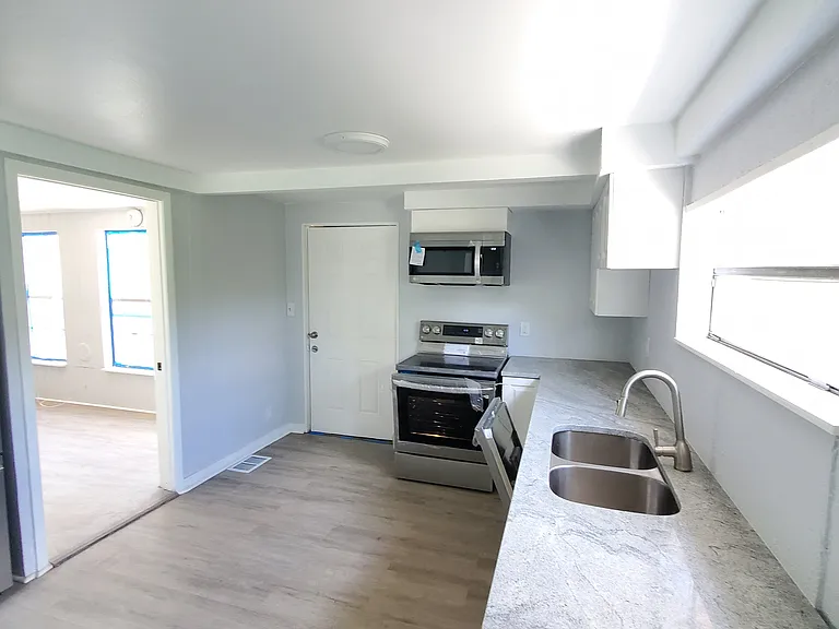1735 25th St S — Photo 25