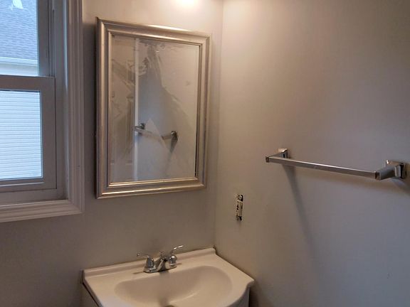 4th image of 3770 Cress Way Dr