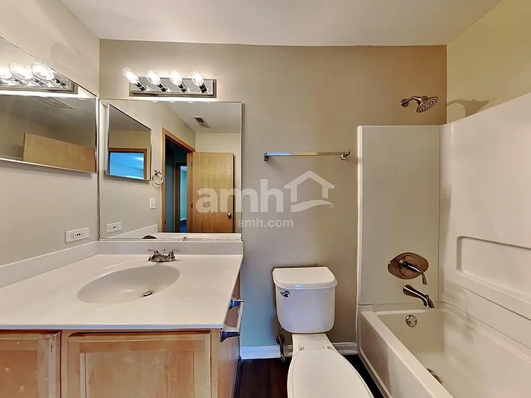 240 Wedgewood Cir — Photo 12