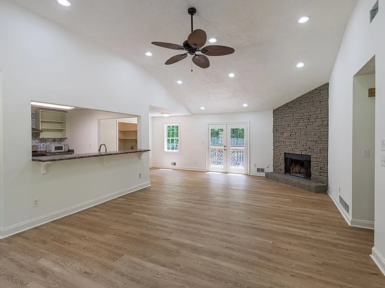 170 N Fayette Ct — Photo 4