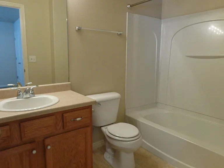 2022 E Juniper Dr — Photo 7