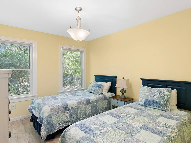 37 Halsey Rd — Photo 8