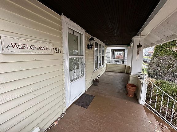 4th image of 1211 Reservoir St