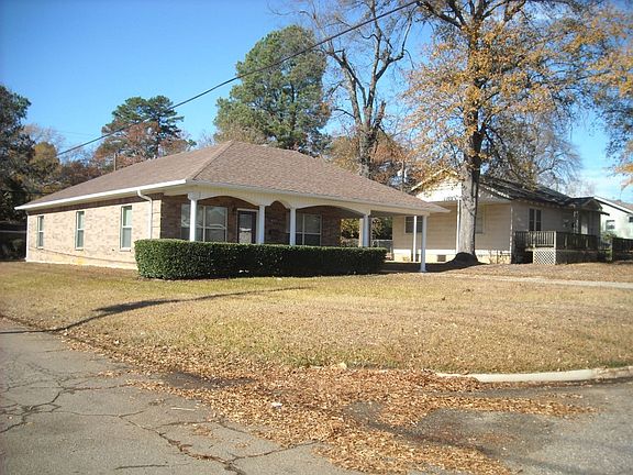 3rd image of 4001 Magnolia St