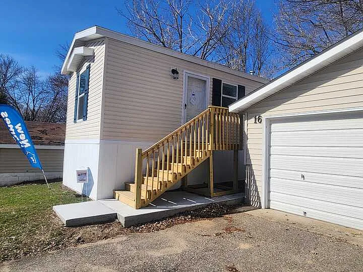 23 Thomas Ln #431 — Photo 23