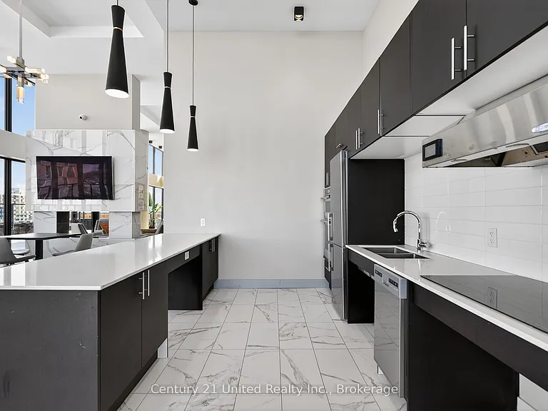 80 Bond St E #816 — Photo 5
