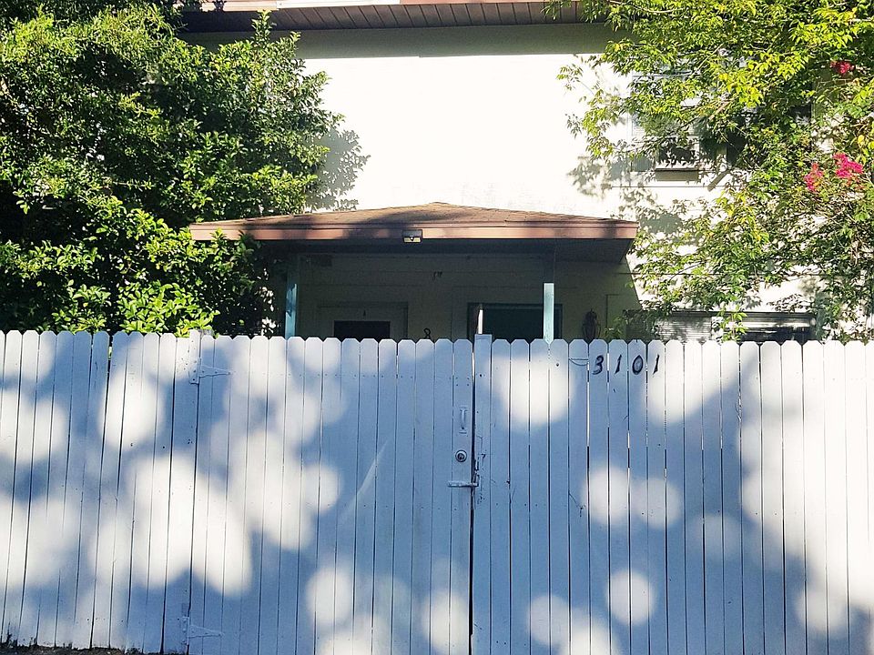 1st image of 3101 SW 24th Dr #B