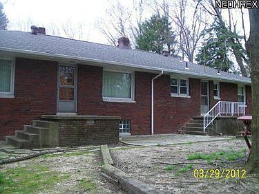 4th image of 989 Cherokee Dr