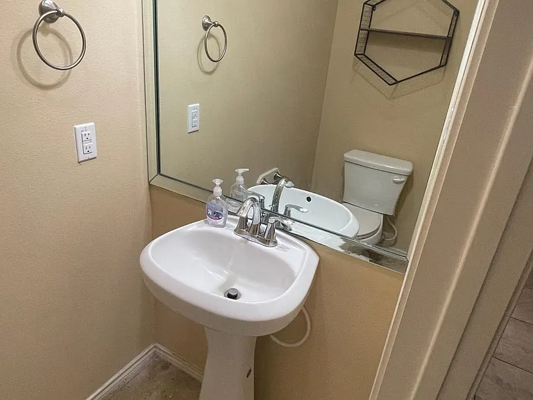 4405 Thunderbird Ave — Photo 11