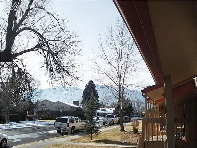 2 bed, 2.5 bath, 1076 sqft, $1,700 — Photo 4