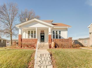 208 N Benton St, New Athens, IL