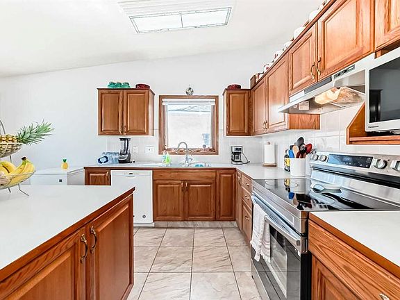 3rd image of 68 W Harvest Oak Way NE