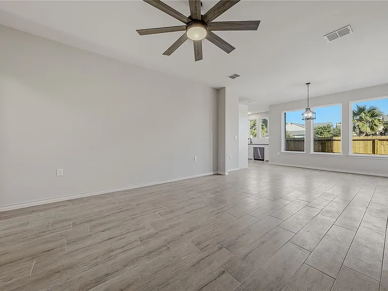 710 Mereet Dr — Photo 6
