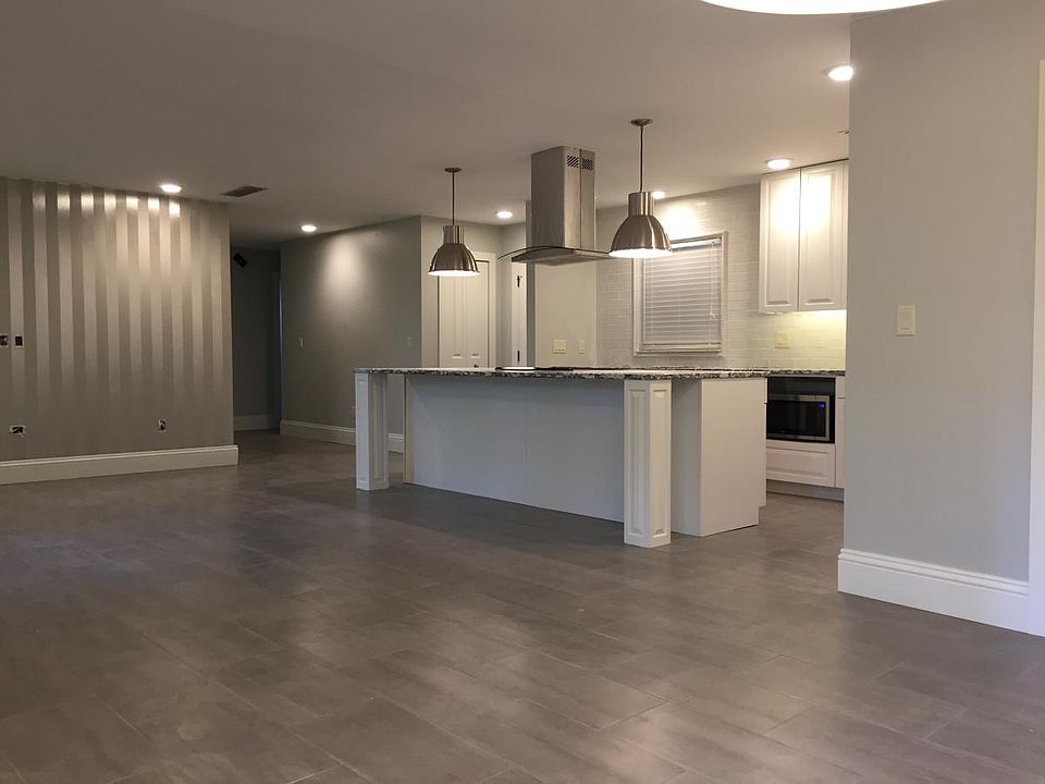 1st image of 766 Forest Glen Ct