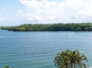 500 Bayview Dr APT 426, Sunny Isles Beach, FL 33160