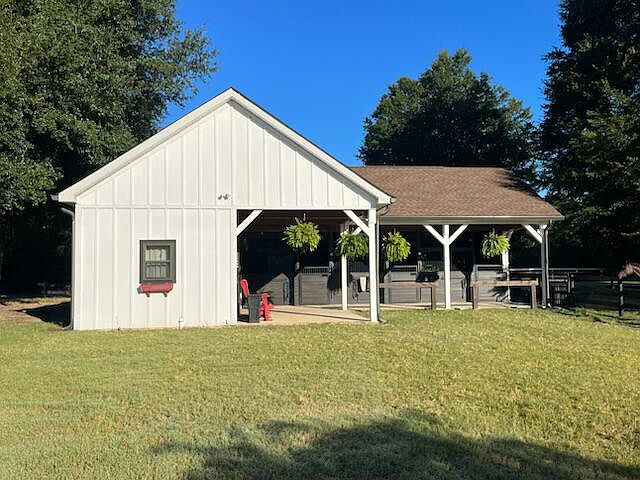 2nd image of 535 Foal Dr