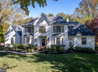 25 Sweetbriar Ln, Glen Mills, PA 19342