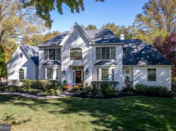 25 Sweetbriar Ln, Glen Mills, PA 19342