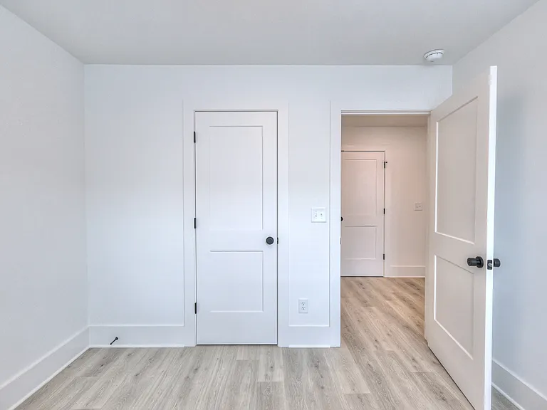 1589 Residences — Photo 32
