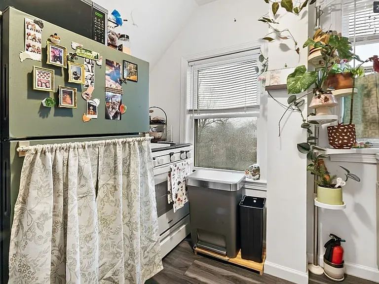 24 Potter St #3 — Photo 6