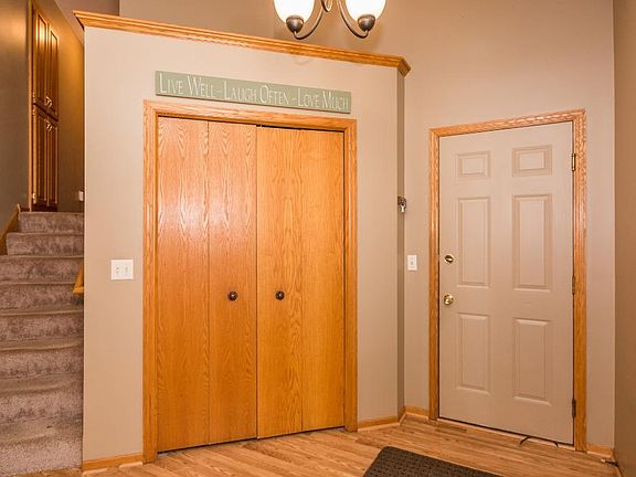 3rd image of 38378 Glacier Dr