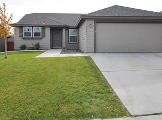 9335 W 7th Pl, Kennewick, WA 99336