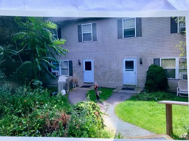 2 family duplex 3 bedrms ea