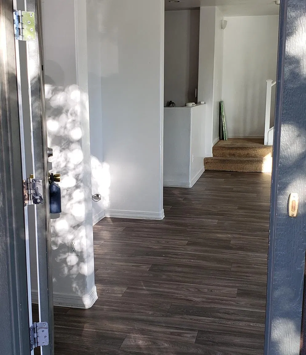 3 bed, 2.5 bath, 1378 sqft, $2,200 — Photo 3