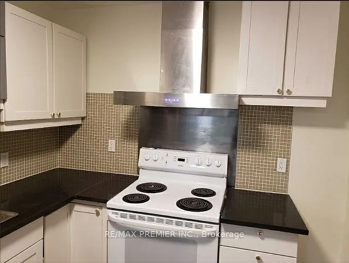 119 Agnes St #1 — Photo 9